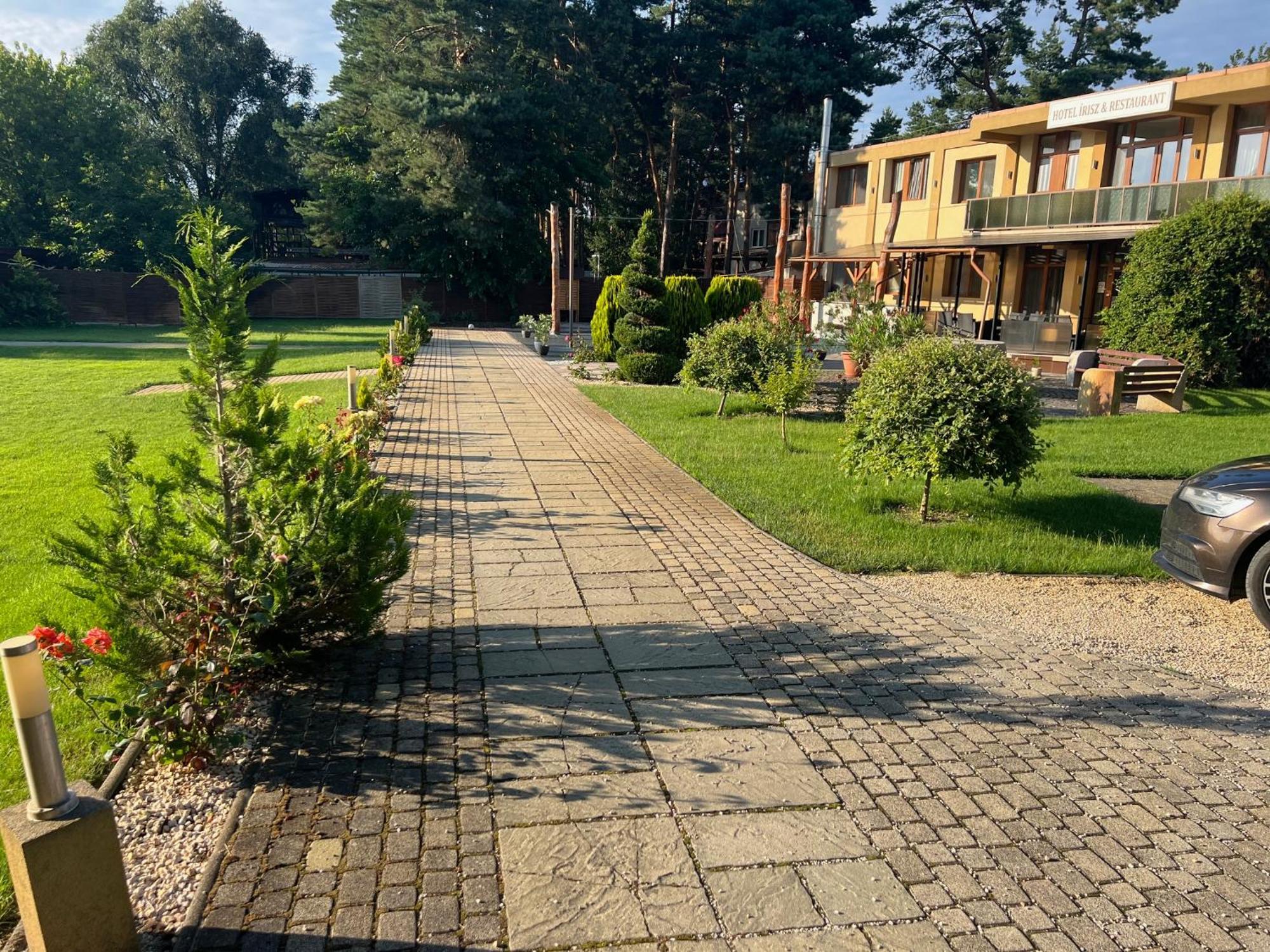 Hotel Irisz Nyiregyhaza Luaran gambar