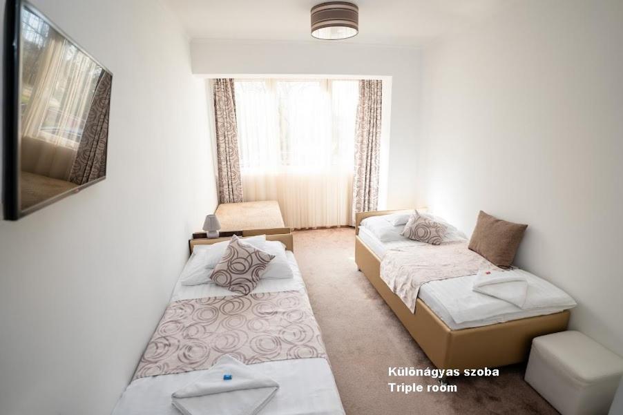 Hotel Irisz Nyiregyhaza Luaran gambar